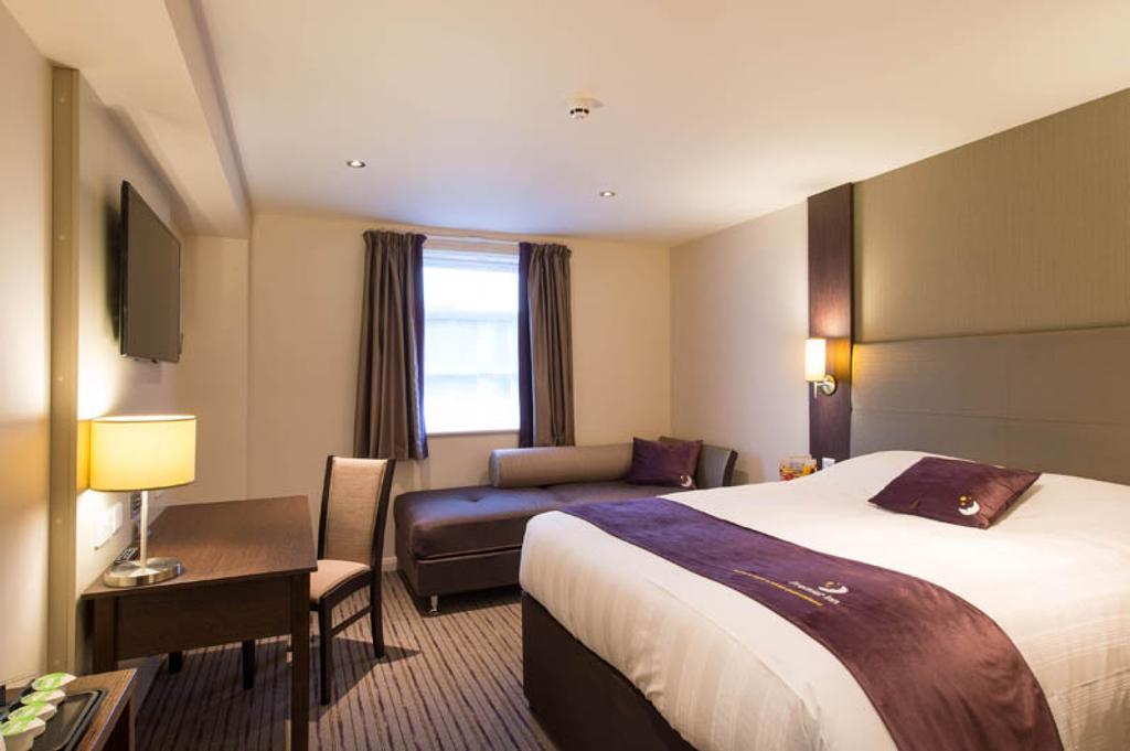 Premier Inn Inverness East Стая снимка