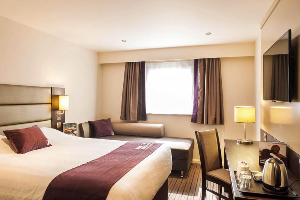 Premier Inn Inverness East Стая снимка