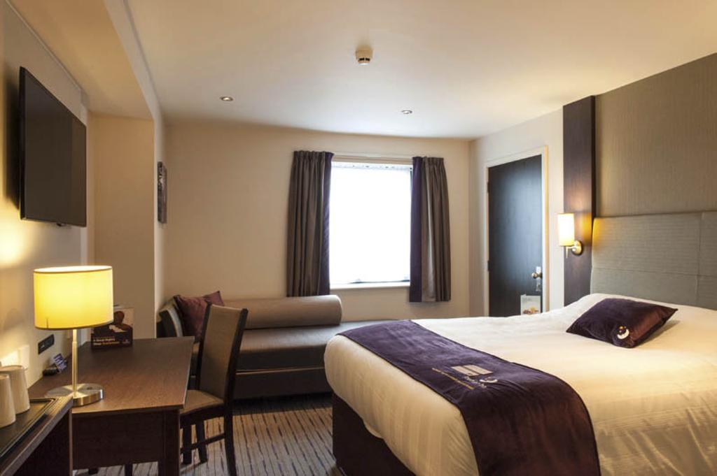 Premier Inn Inverness East Стая снимка