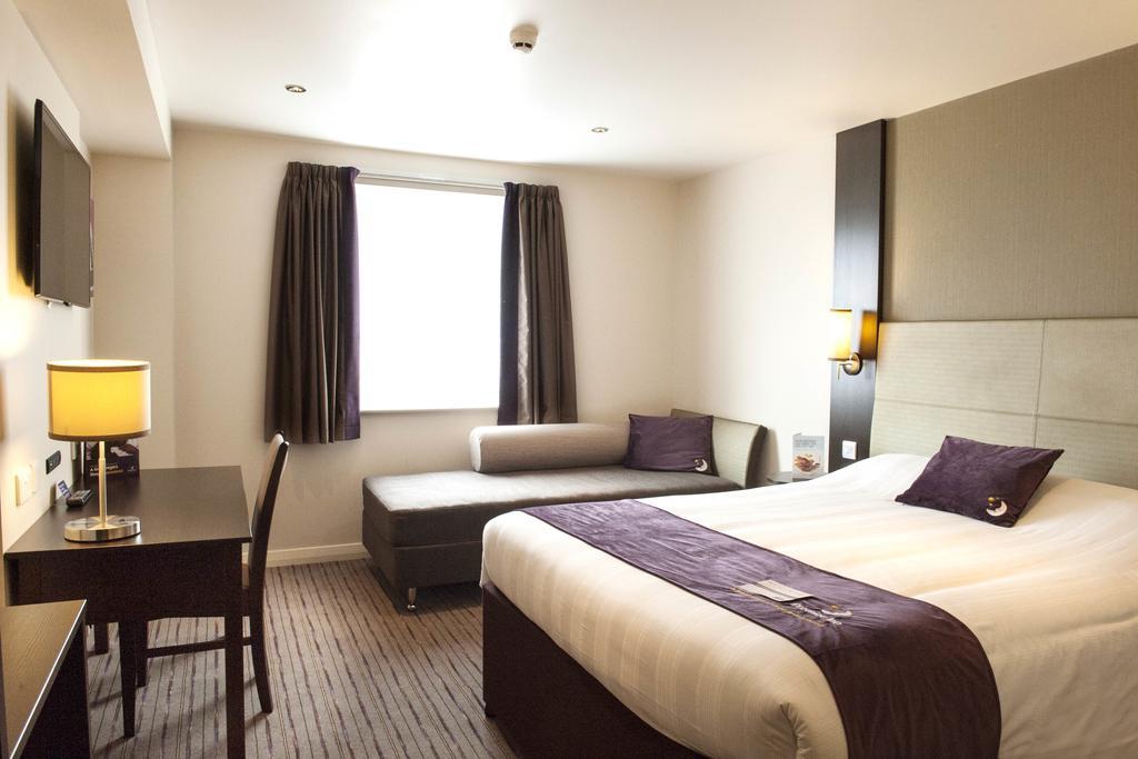 Premier Inn Inverness East Екстериор снимка