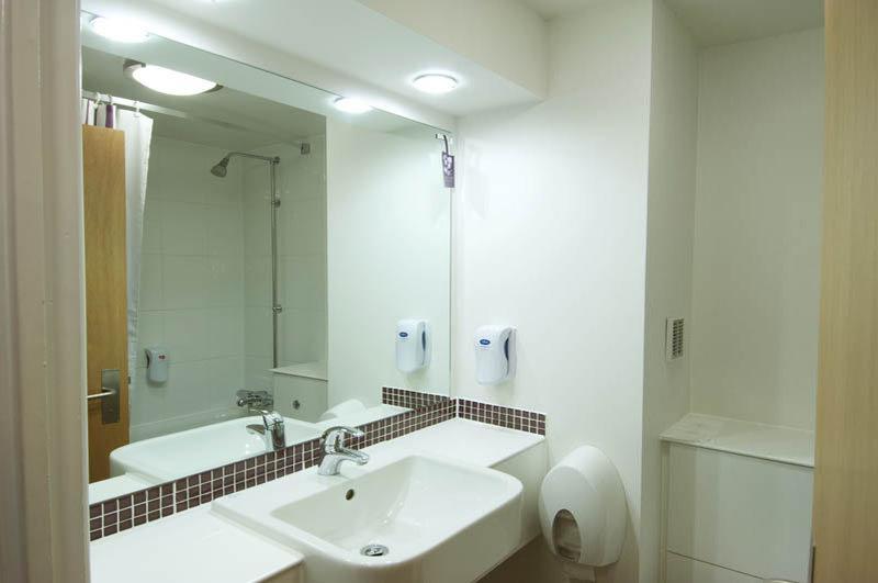 Premier Inn Inverness East Екстериор снимка