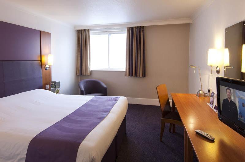 Premier Inn Inverness East Екстериор снимка