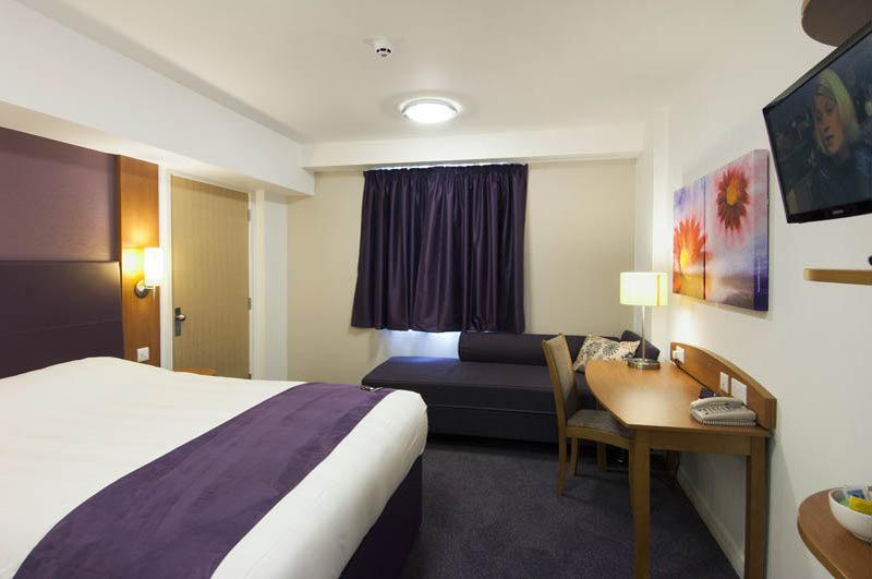 Premier Inn Inverness East Екстериор снимка